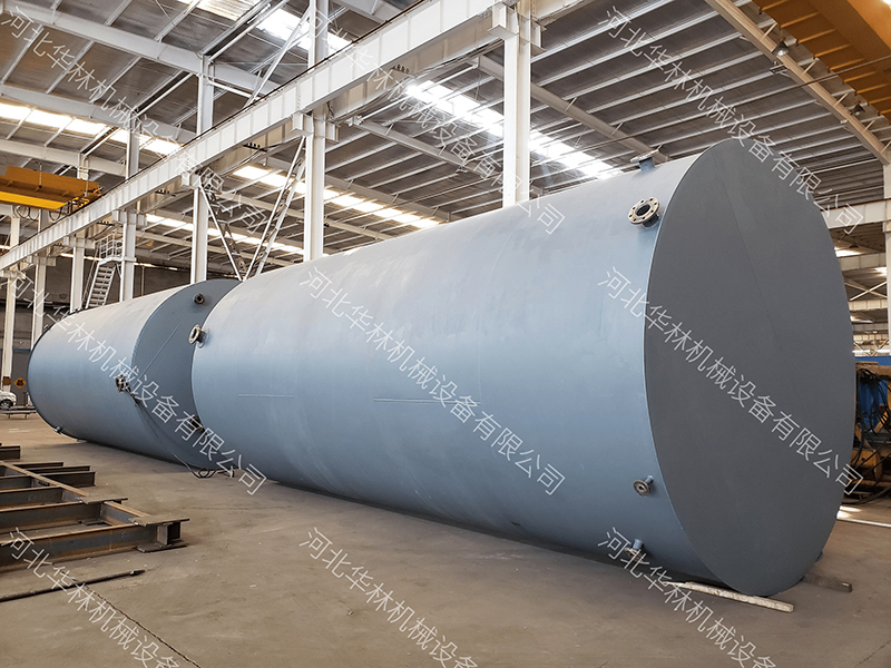 大型立式儲(chǔ)油罐